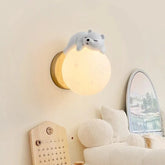 Moonlit Bear - Moderne Resin Muur Lamp voor Slaapkamers, LED Nachtlampje