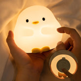 SnugDuck - Schattige Zittende Eend LED Nachtlamp