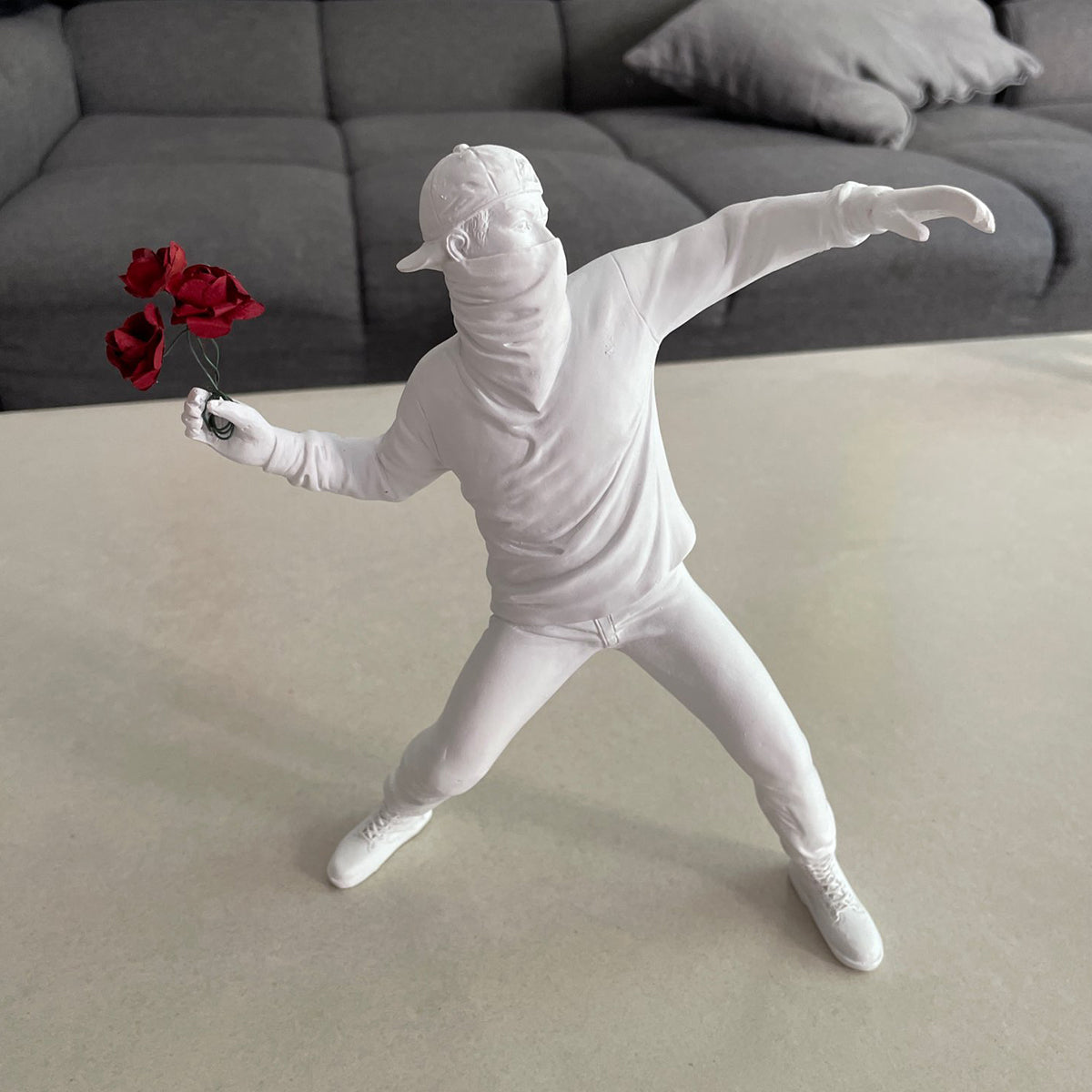 Floral Rebellion - Kunstwerk Geïnspireerd door Banksy
