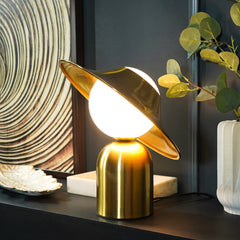 SilhouetteGlow – Handgemaakte Glas & Gouden Designlamp