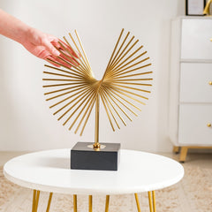 Pauwe Elegantie - Grote Metalen Decoratieve Showpiece