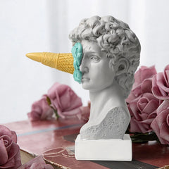 Iceblast - Creatieve Blauwe IJscoupe David Sculptuur