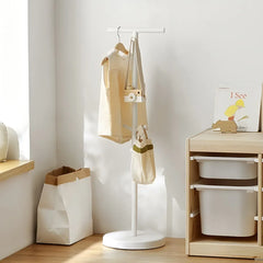 Racka – Stijlvol Staand Rek voor Kinderen en Moderne Woonruimtes