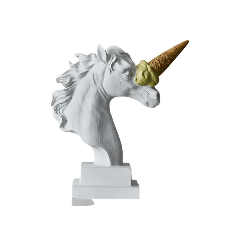 Enchanted Ice - Moderne Eenhoorn Sculptuur voor Woondecoratie
