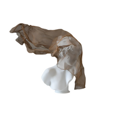 LuxeAura - Gouden Sluier Meisjessculptuur