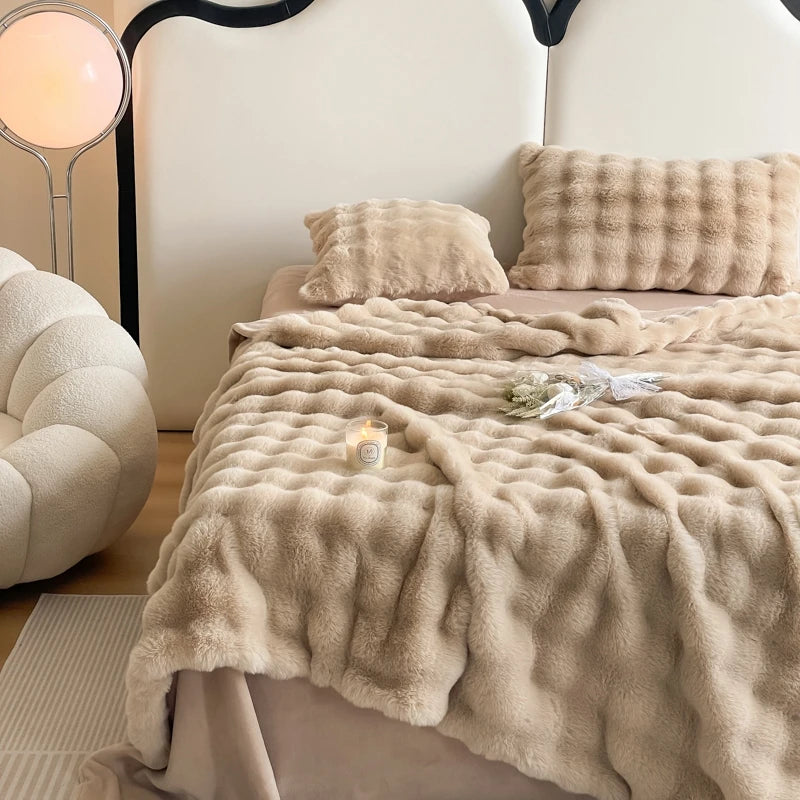 Solara - All-Season Cozy Throw Blanket