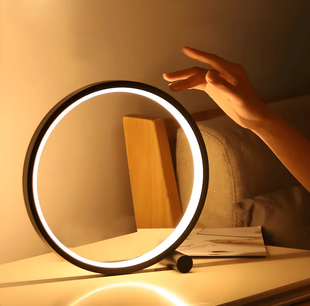 LightCircle – Minimalistische Tafellamp voor Elke Ruimte